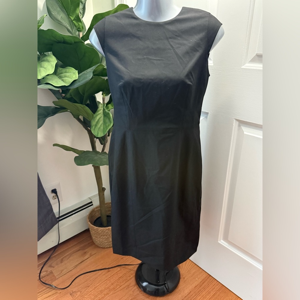 Ann Taylor Classic Suiting Dress with Cap Sleeve